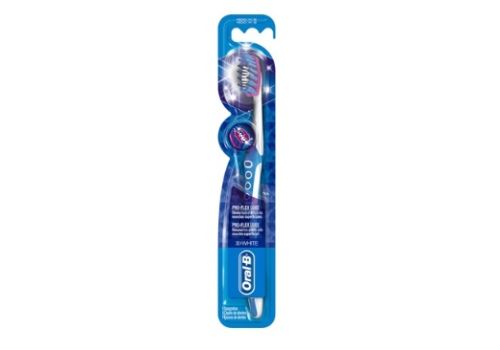 Oral-B 3D White Luxe Proflex 38 spazzolino con setole medie